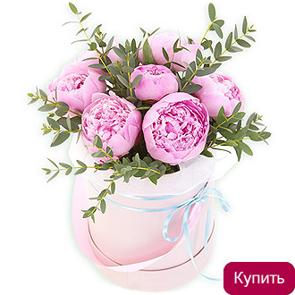 Розовые пионы в шляпной коробке